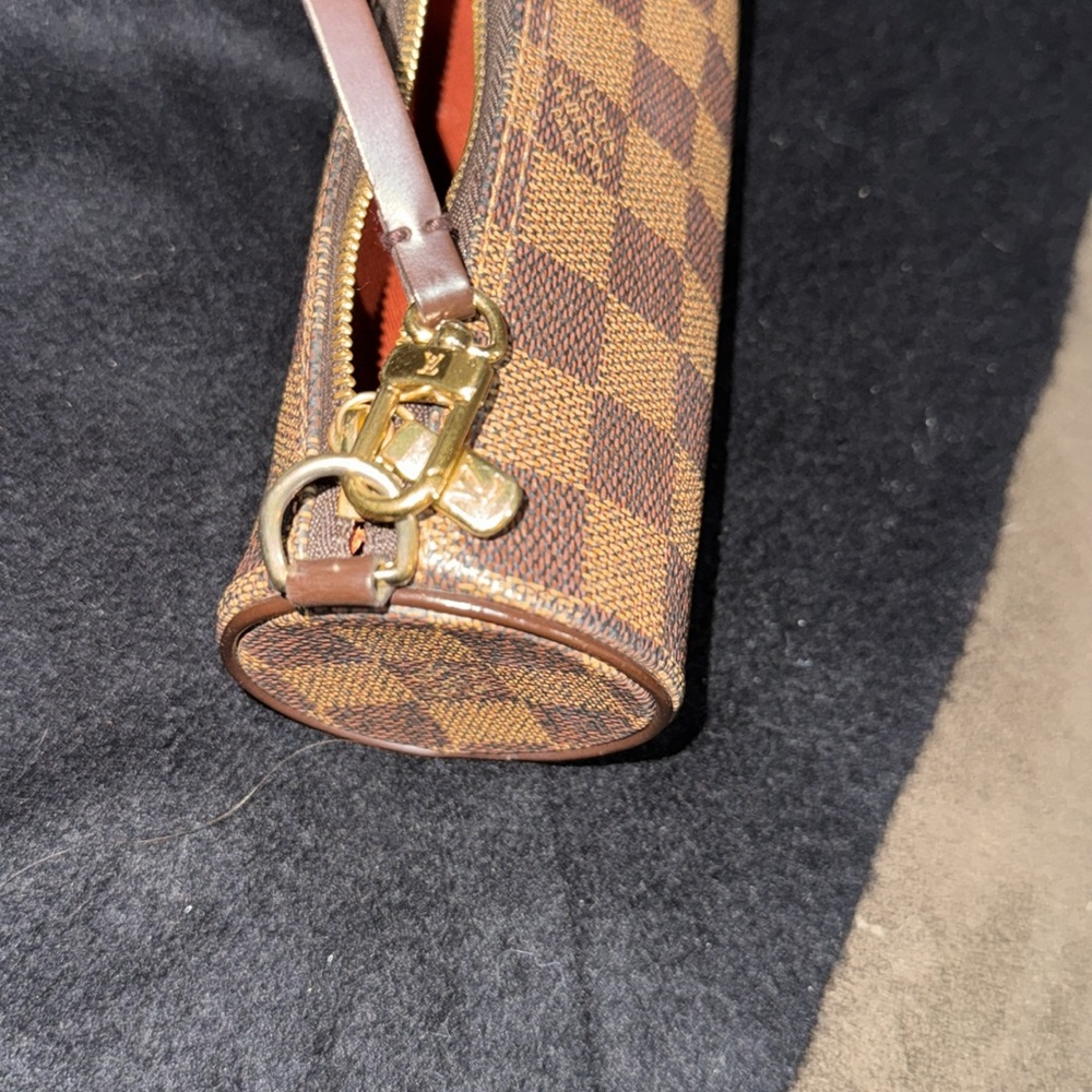 Women’s or Men's Louis Vuitton Damier Ebene pochette Papillon! With COA 10/10!🔥 - Picture 12 of 16